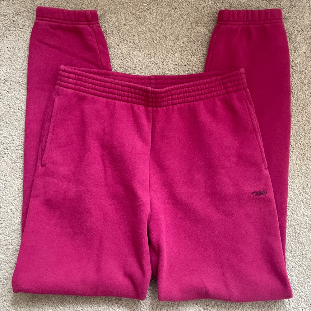 Aritzia TNA Cozy inside Fleece Sweatpants / track pants Fuchsia - Picture 2 of 4